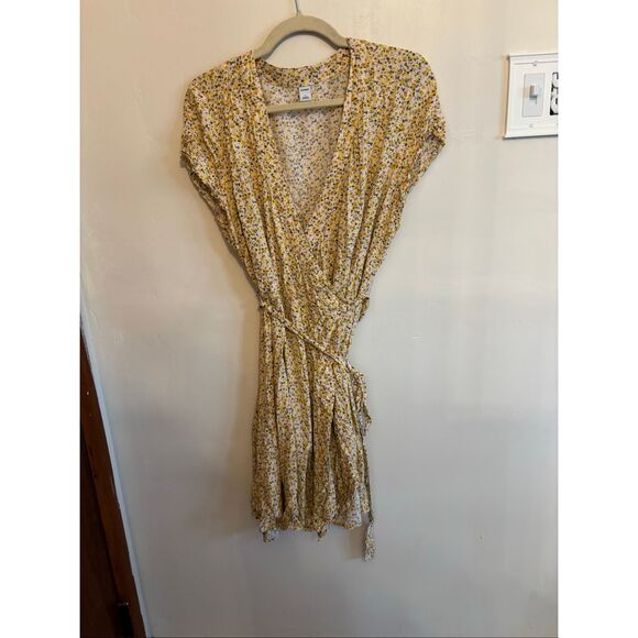 Old Navy Yellow Floral Waist-Defined Wrap Dress Size Large Tie Belt Spring Easte - Picture 4 of 8